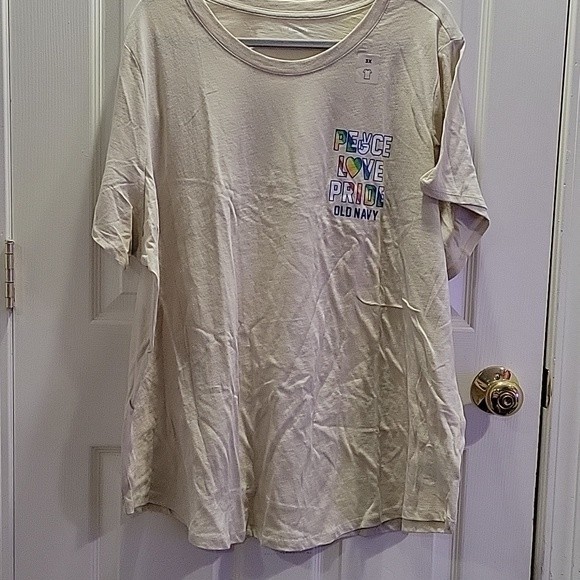 NWT Old Navy Cream Peace Love Pride Plus Size Graphic T-Shirt 3X - Picture 1 of 5